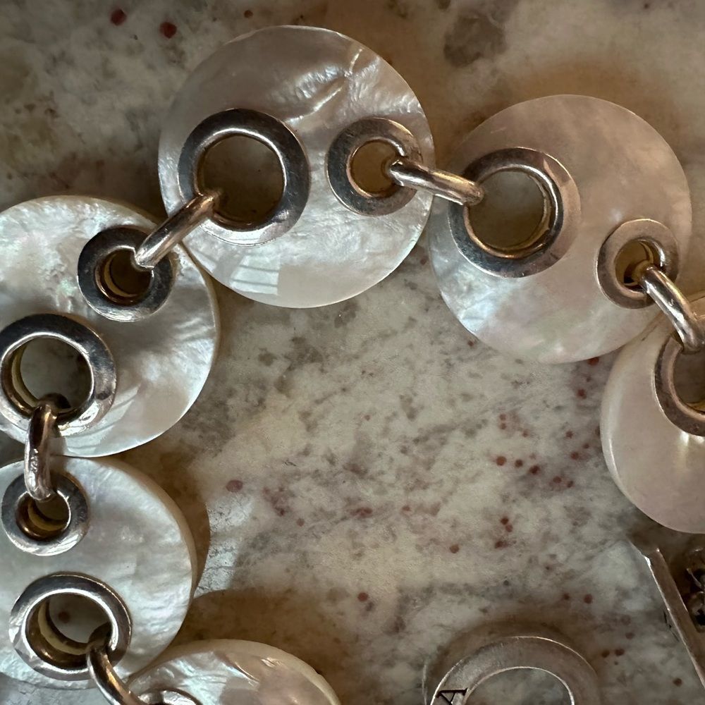 Silpada Mother of Pearl and Sterling Silver Link Toggle Bracelet - Picture 4 of 8